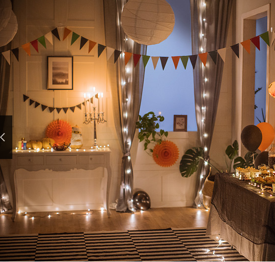 jmexsuss's tweet photo. Heyyyyy it's almost weekend! 
#lightingideas #friendzone #giftideas #cozyvibes #sundaylunch #springvibes #lightingdesign #offduty #weekendproject #springbreak #treatyourself https://t.co/FPY2y5u6Bx
