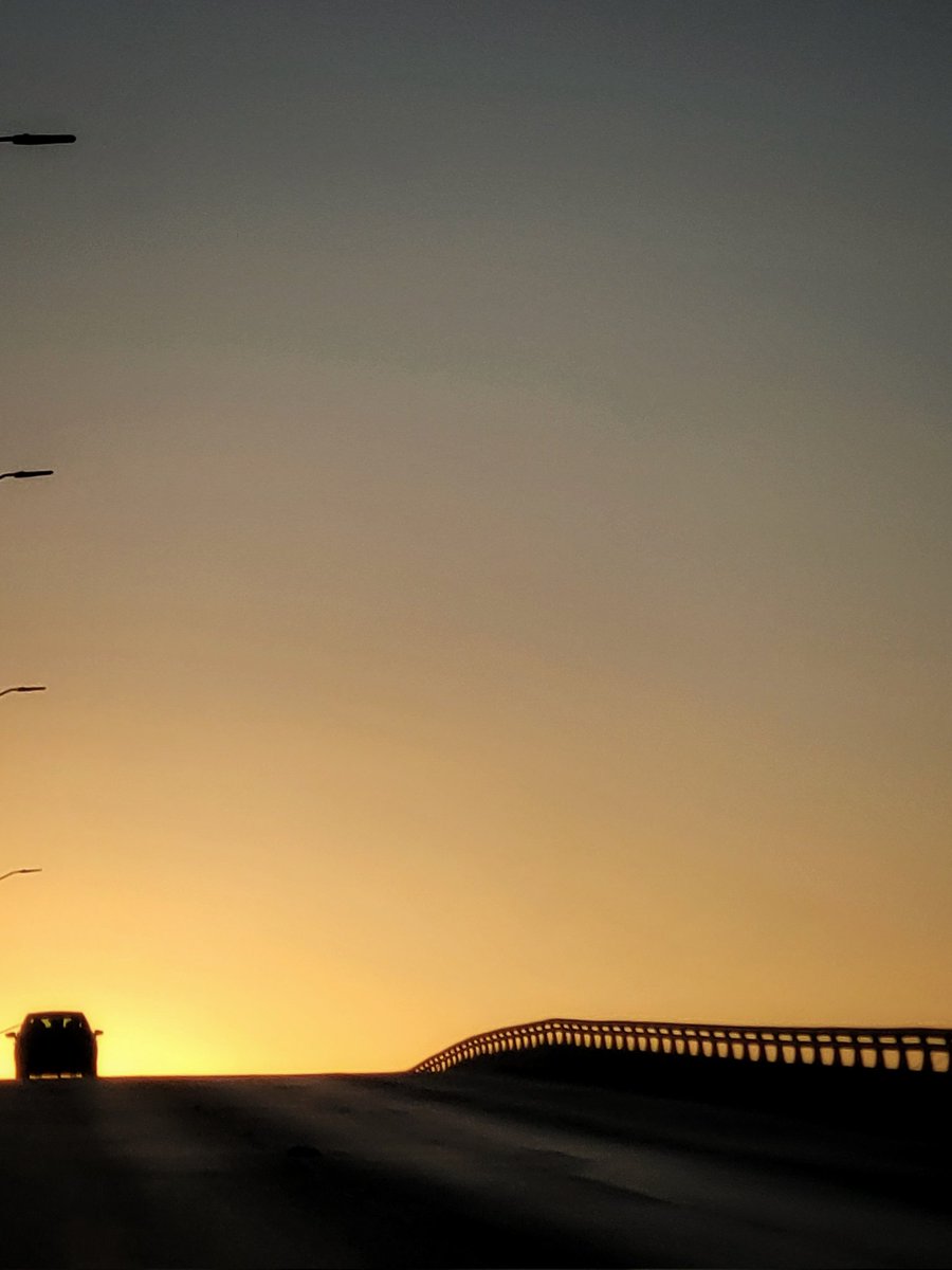 Eliezer Jáuregui tweet media