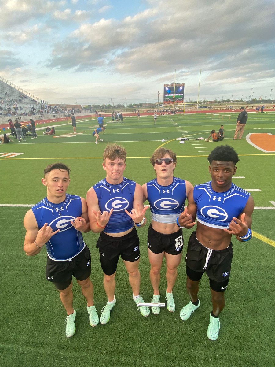 GtownTrack's tweet photo. No school record is safe around these guys!!  New best ever time at Geoegetown High in the 4x200...1:26.18.  I mean, these guys can flat out run.  #GeorgetownSpeed https://t.co/X33OYRhJeF