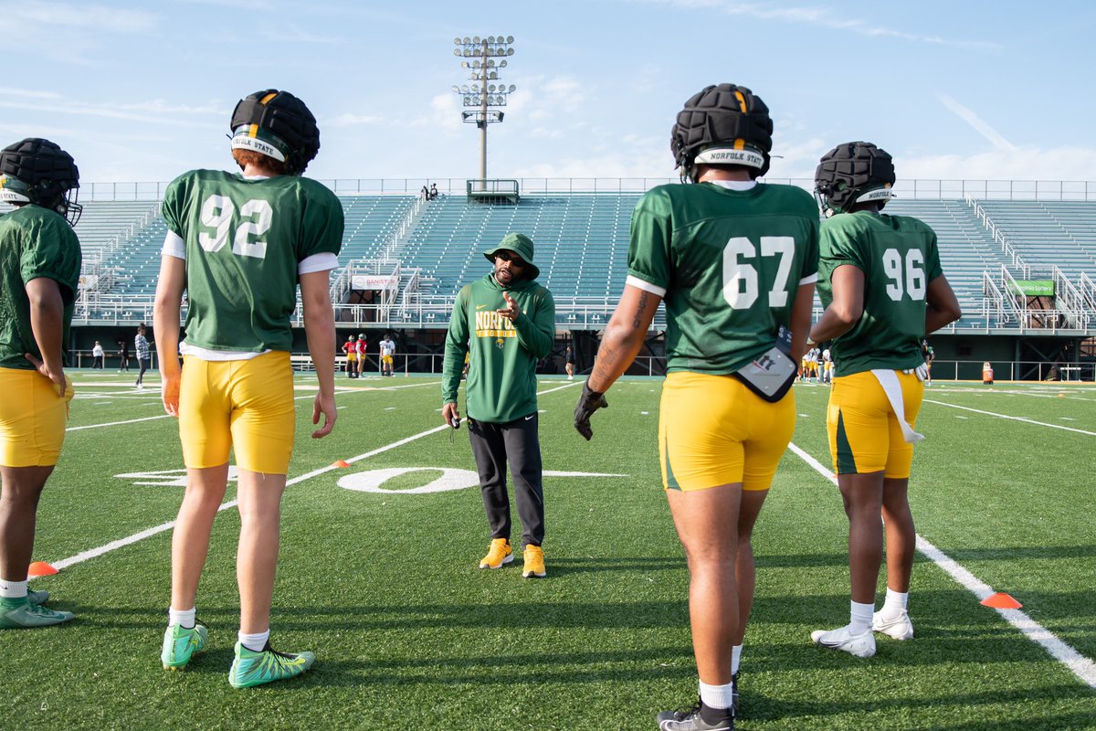 NSUSpartans's tweet photo. #ConcentrationThursday 🔰 @NorfolkStateFB 🏈

#SpartanStrong 💪🏽 | #RiseUp 📶 https://t.co/ouLSzuZ2W8