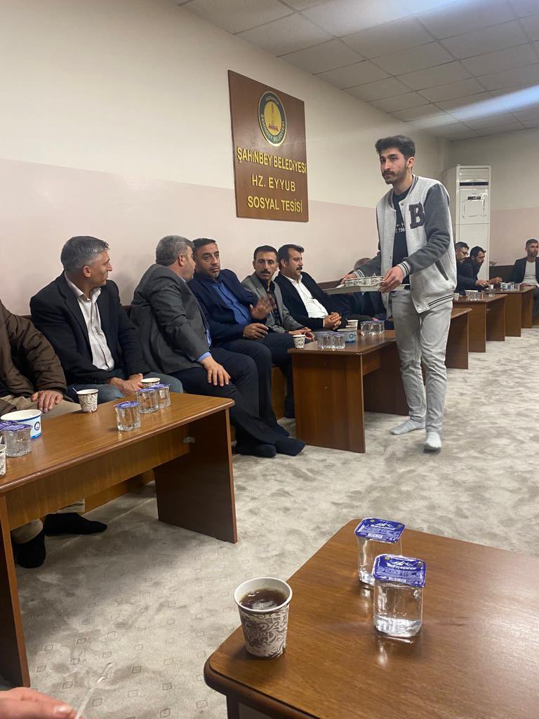 Yönetim kurulu üyelerimiz ile birlikte Gençoğlu ailesine taziye ziyaretinde bulunduk. Merhuma Allah’tan Rahmet kederli ailesine sabırlar diliyoruz.