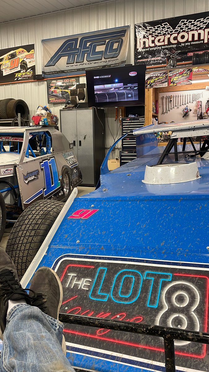 TylerJo61753825's tweet photo. Watching King of America @HumboldtSpdwy from Montrose, SD on @RacinDirt . #usraracing #usmts #vanderbuiltracecars https://t.co/ZhrjQfQzV7