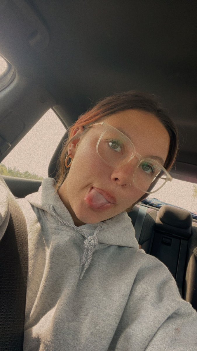 MorgiReneeB's tweet photo. On todays episode of how tf a boy i wasnt even interested in hurt me ?? 
#itsmehiimtheproblem https://t.co/Y71i1kbnwS