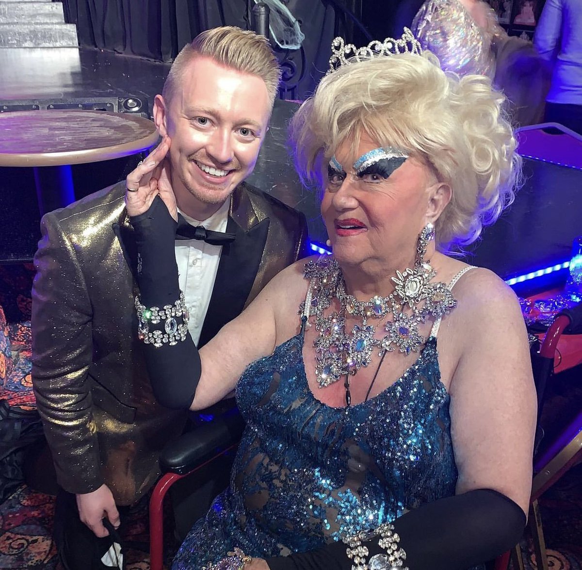 JoshCozartWx's tweet image. Heartbroken to hear about the passing of Darcelle XV. 💔
The LGBTQ friendly space she built was one of the first queer spaces I felt comfortable in and felt like I belonged. She will be missed greatly. 🌹💖 
#Portland