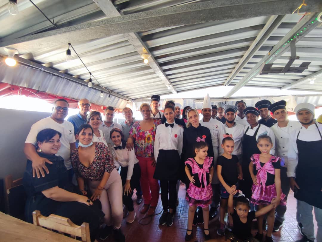 patrimonioics's tweet photo. Hoy Candidatos a Diputados a @AsambleaCuba en PDL La Fela. Se expuso trabajo comunitario de Taller Infantil La Casa de Tomasa de @radiotainofm y Caritas Alegres de Policlínico Luyanó. #Cuba #MejorEsPosible @alfonso_noya @wrr2 @YuzaimaCardona @IcrtCuba @Reinierv6 @radio_cubana https://t.co/cdJbcQCBRJ
