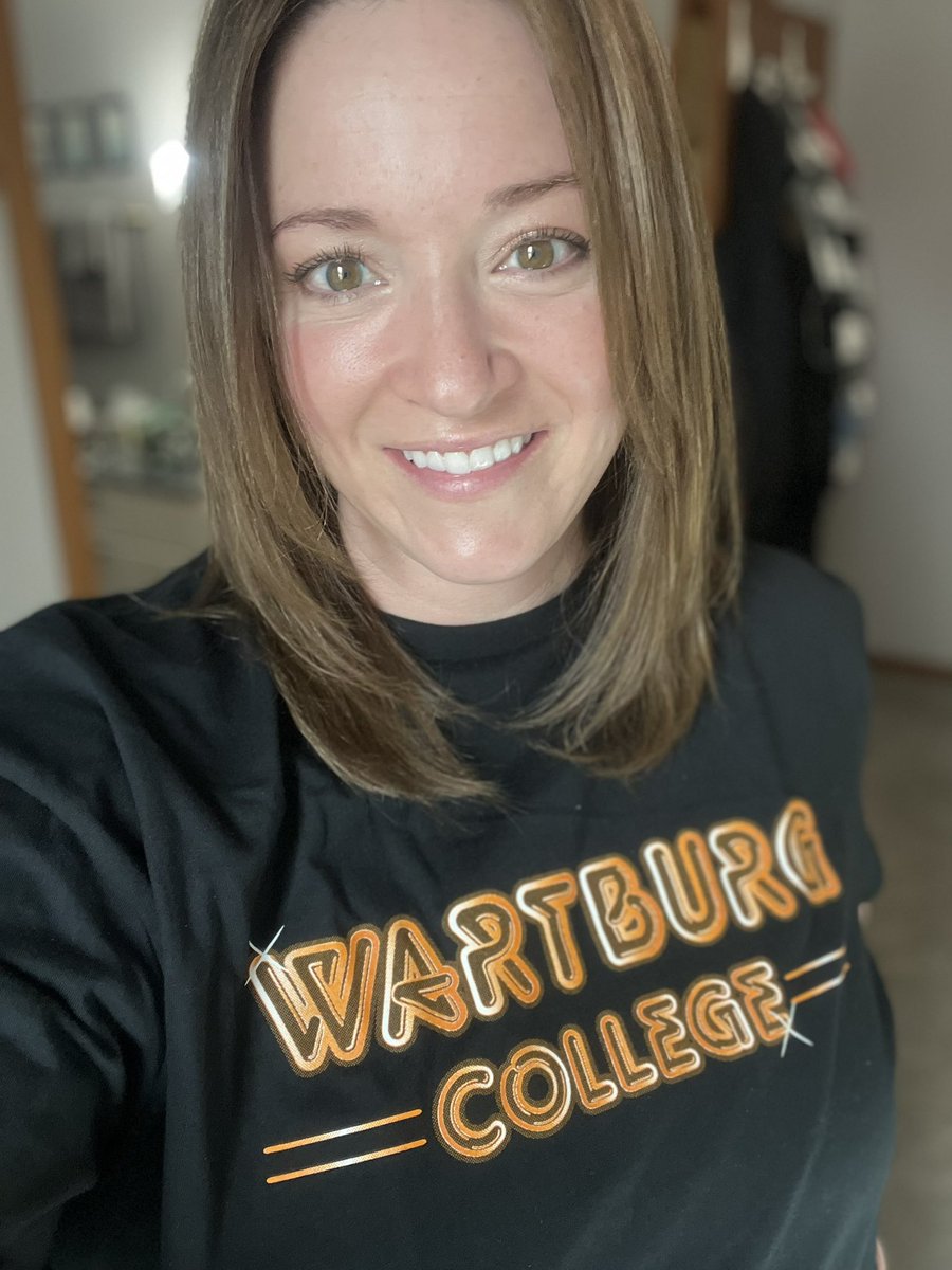 Kpirkl313's tweet photo. Knights out shoveling snow to be ready to play baseball this weekend, and brought back some @WartburgSB memories for me! 🥎 bad pic, but one of a million great memories at @WartburgCollege, one of my favorite places! #uknightday https://t.co/TvFIBW5WqP