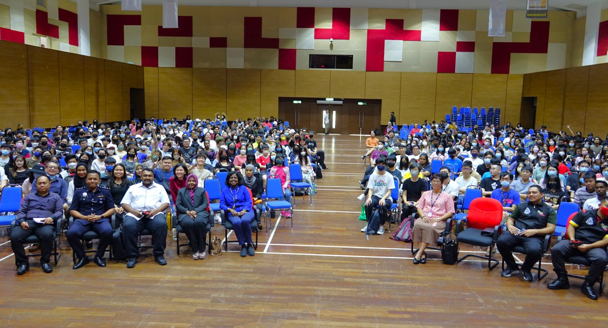 intiiu_my's tweet photo. Stay safe from online scams! Our recent symposium 𝗗𝗼𝗻'𝘁 𝗯𝗲 𝘁𝗵𝗲 𝗻𝗲𝘅𝘁  𝗩𝗶𝗰𝘁𝗶𝗺 featured experts from @BNM_official, @PDRMsia Nilai HQ &amp; @intiiu_my FDSIT. Click 𝗶-𝗡𝗲𝘄𝘀 link for more

https://t.co/iwqdPkqpaI

#INTI360 #INTIIU #FELA #cybersecurity #onlinesafety https://t.co/MO8YwOv0ca
