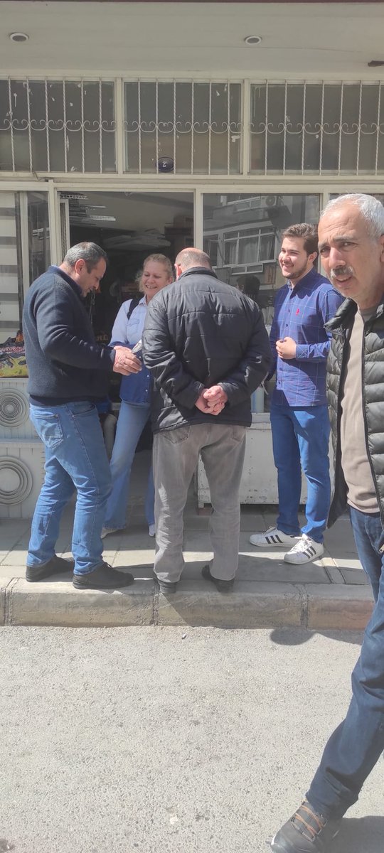 gaziemirgncdeva's tweet photo. #izmirdegencdeva' nın katılımıyla esnaf ziyaretimizi gerçekleştirdik...
#devahazır
#Devapartisi
#izmirdedeva https://t.co/OPNDfsYeWL