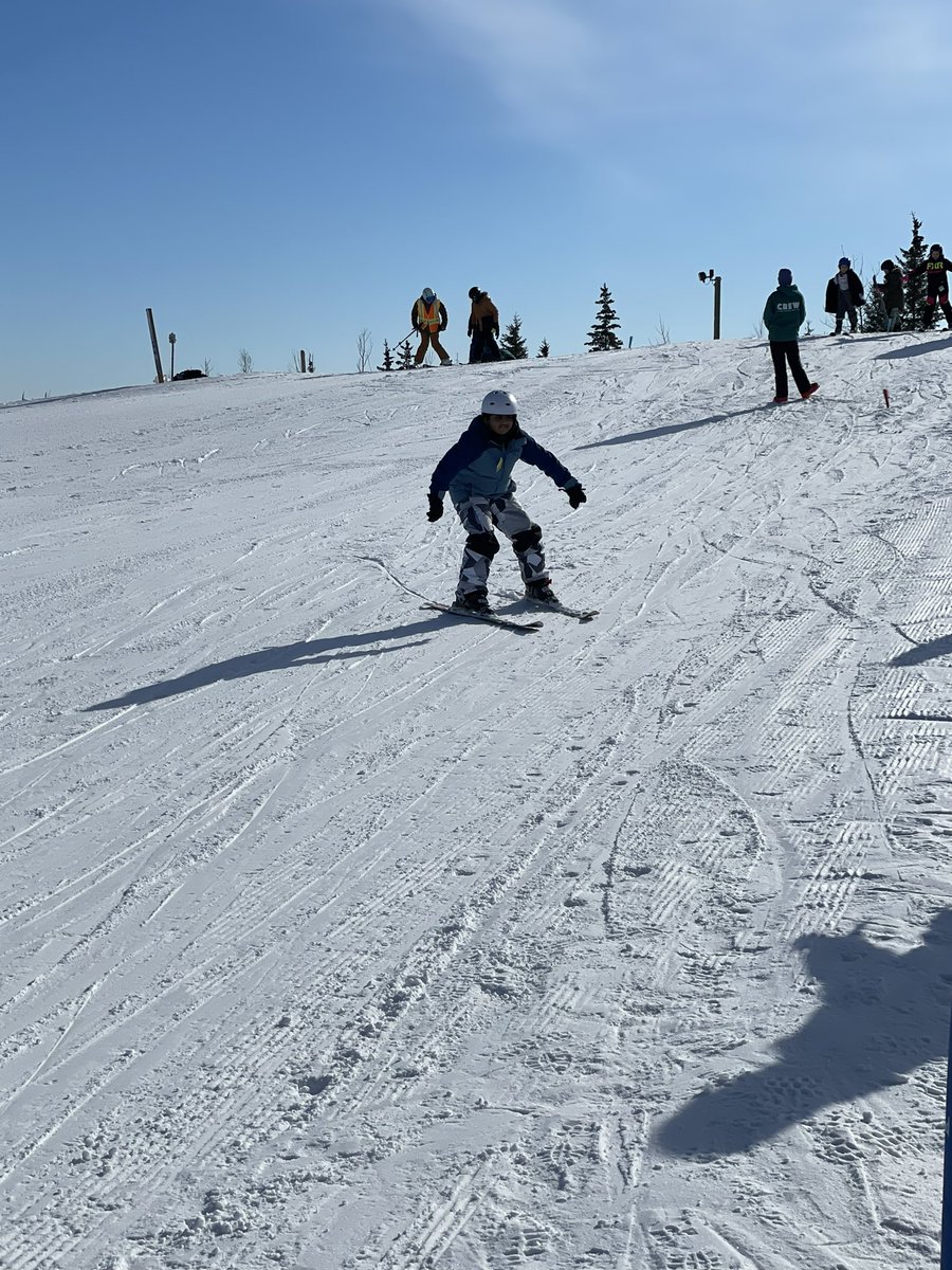 Students had an amazing day skiing at <a href="/VistaRidgeSnow/">Vista Ridge</a> Instructors and staff went above and beyond for us as per usual! <a href="/FMPSD/">Fort McMurray Public School Division</a> <a href="/McNeillyfmpsd/">@DaveMcNeilly</a>
