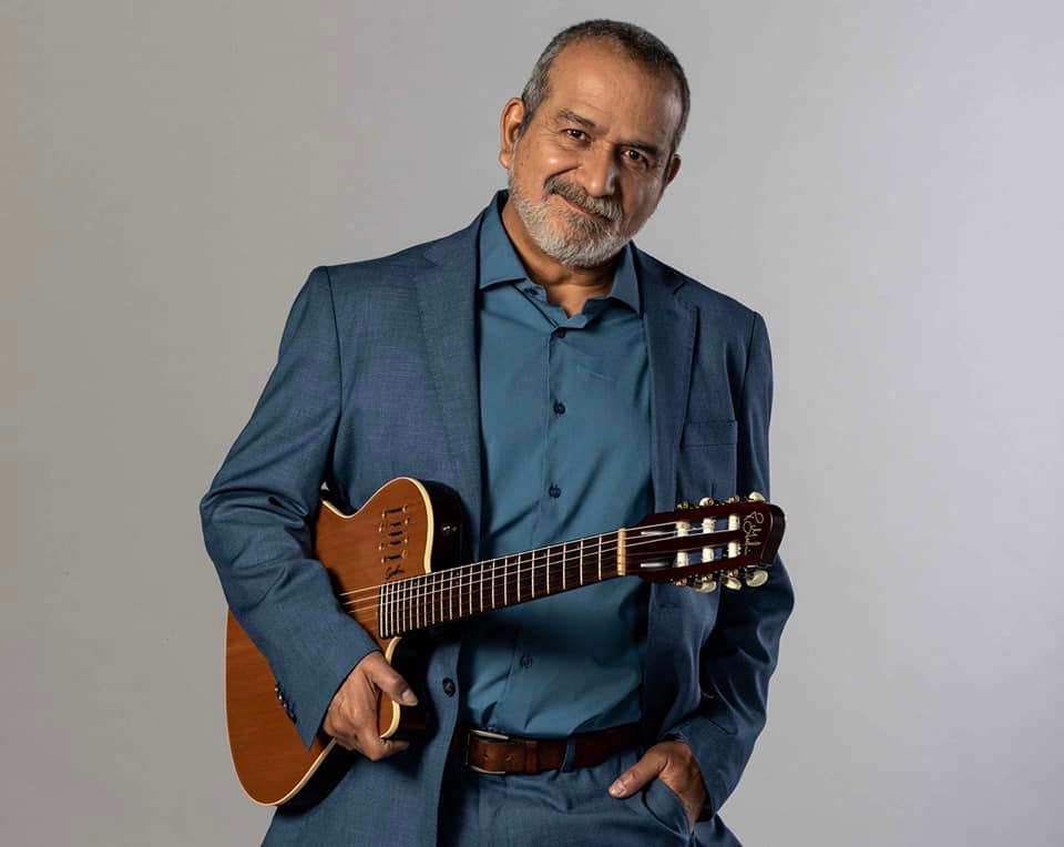 #Like ✨ | Asiste a disfrutar el concierto que ofrecerá Rafael Mendoza en el auditorio del CIVE de la <a href="/UJAT/">UJAT</a>, como parte de su celebración por 35 años de carrera. La presentación se da en el marco de la Feria Internacional del Libro 2023.