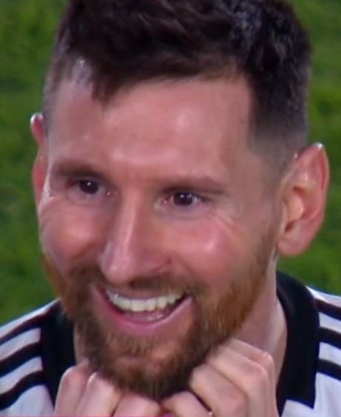 MIRA LA CARA DE FELICIDAD QUE TIENE MESSI
SOY LA PERSONA MAS FELIZ DEL MUNDO CON SOLO VERLO