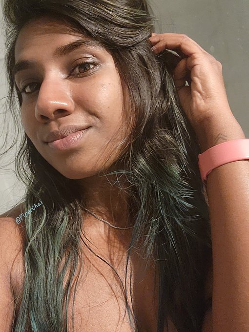 "No makeup but felt cute anyway" 😇 https://t.co/ImU04YL4IM<a href="/tag/mvsales"class="tags"><span>#mvsales</span></a>