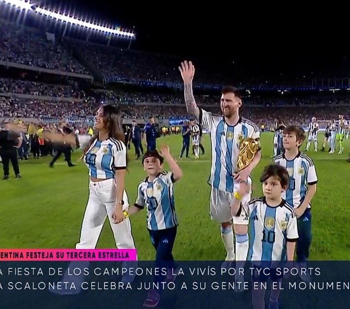 fabipa90's tweet photo. Messi dejó la vara en la estratósfera https://t.co/OVauaqK66J