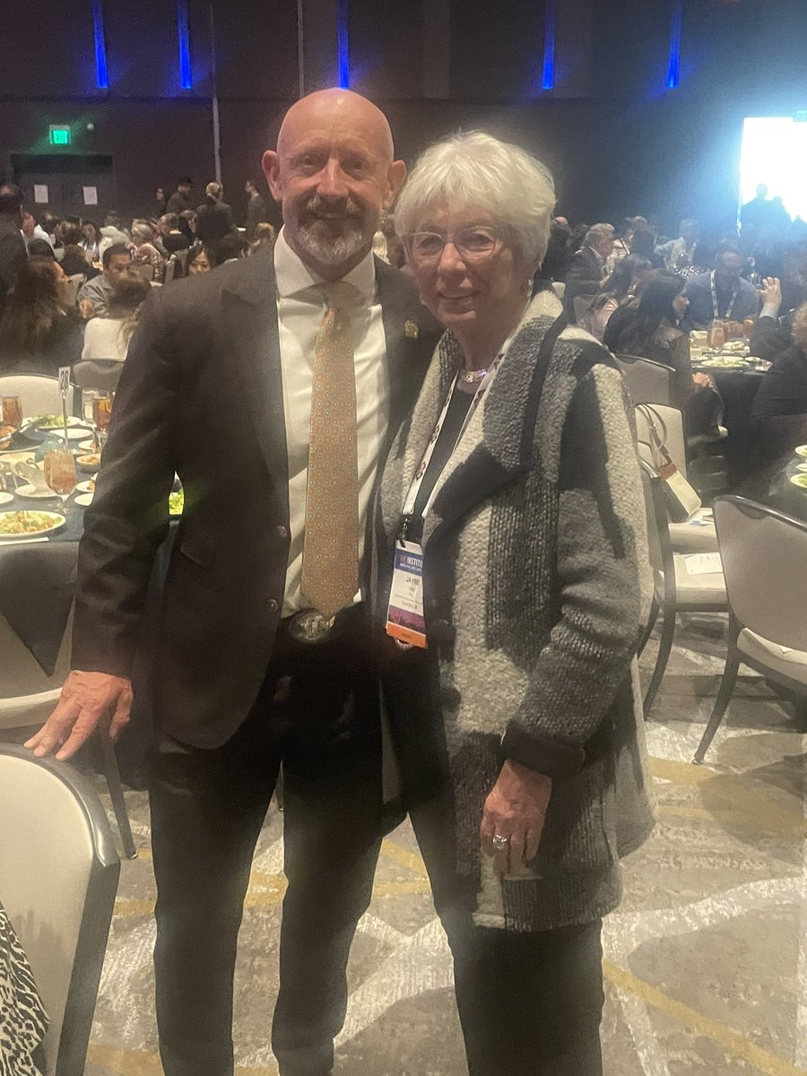 NAR Pres with Indiana AEs.  <a href="/nardotrealtor/">National Association of REALTORS®</a>