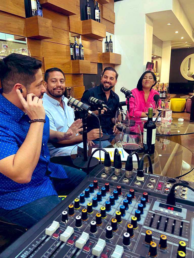 Mas30PodCast's tweet photo. Gran noche la que tuvimos ayer en nuestro programa!! 

Les dejamos el link, gracias por suscribirse y compartir 😉

➡️ https://t.co/TX8uLRkmie

➡️ https://t.co/TlZnOKipVV https://t.co/lkdHC1E7bG