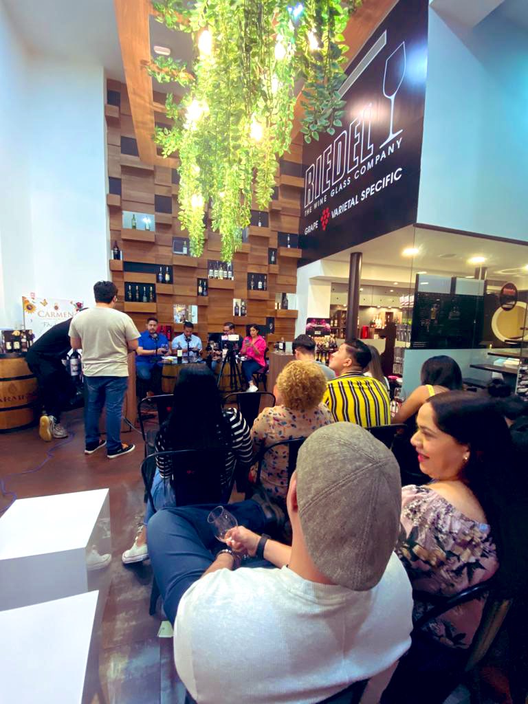 Mas30PodCast's tweet photo. Gran noche la que tuvimos ayer en nuestro programa!! 

Les dejamos el link, gracias por suscribirse y compartir 😉

➡️ https://t.co/TX8uLRkmie

➡️ https://t.co/TlZnOKipVV https://t.co/lkdHC1E7bG