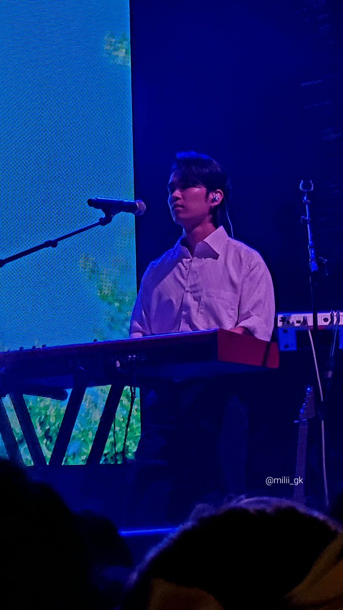milii_myg's tweet photo. The concert in Chile was wonderful
18/11/2022 🇨🇱🖤🌹

#ThankYouForYourTIME 
#TheRoseHeal
#TheRoseChile 
#TheRoseinChile
#TheRoseHealTogether https://t.co/sHAludh3ee