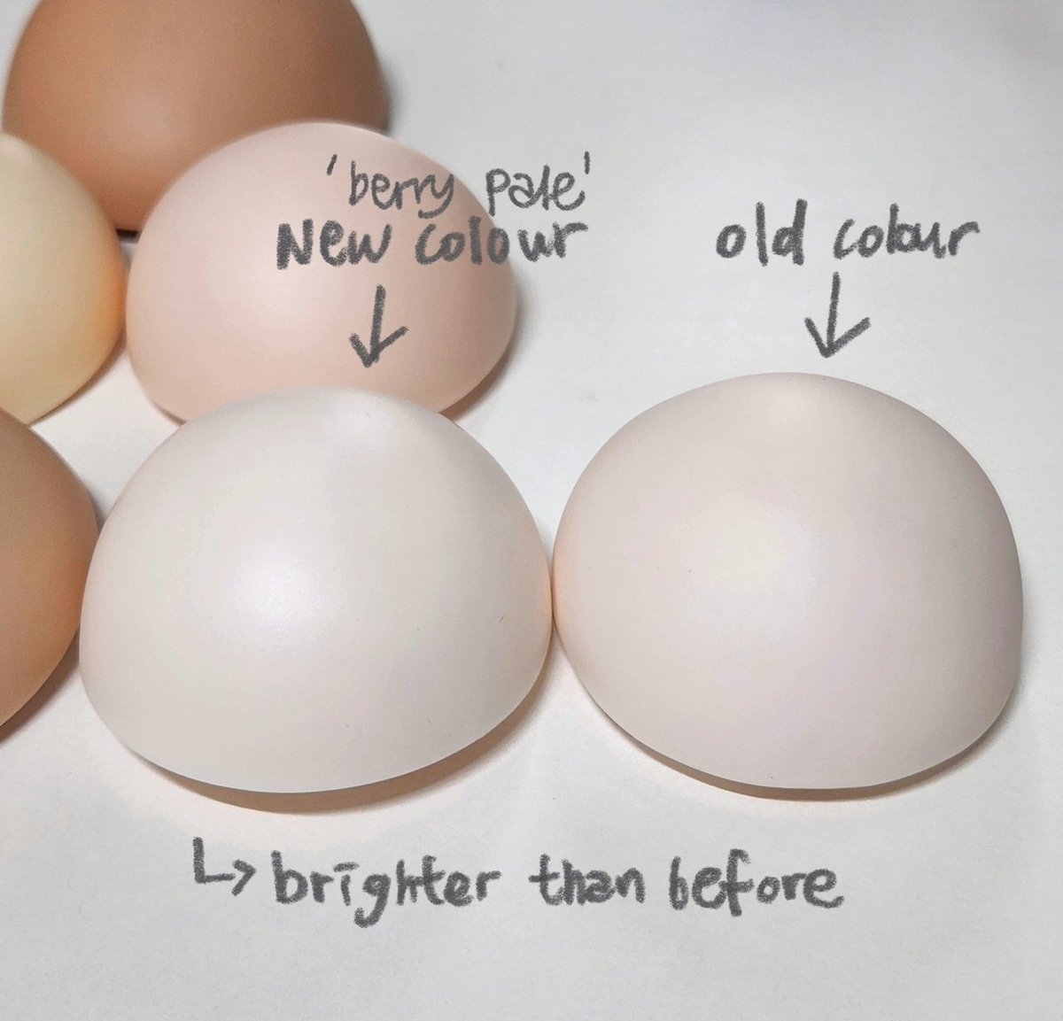 OBSCURE_KIND's tweet photo. 새로운 스킨 색상들과 전 컬러들의 
비교 사진입니다 참고만 해주세요!

Those are the comparison pics
Of new and old colour ! https://t.co/RRror2iV0v