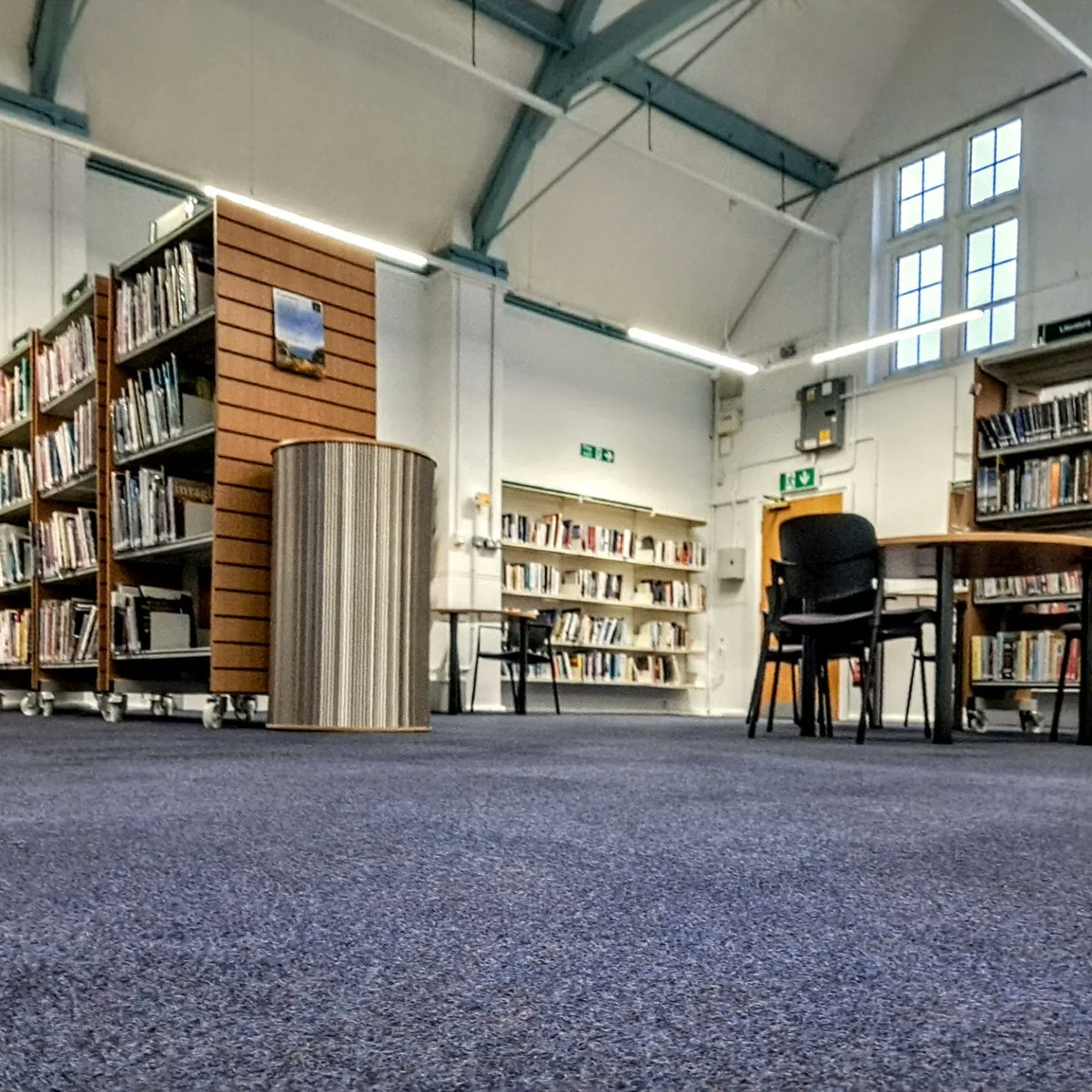 A #full #carpetclean for #stratfordlibrary yesterday. Looking #fresh and #ready for #spring

cleanoffice.co.uk 

@Warwickshire_CC #FridayFeeling #midlands #CleanUp #sanitise #office #books #librarylife #library #WCC