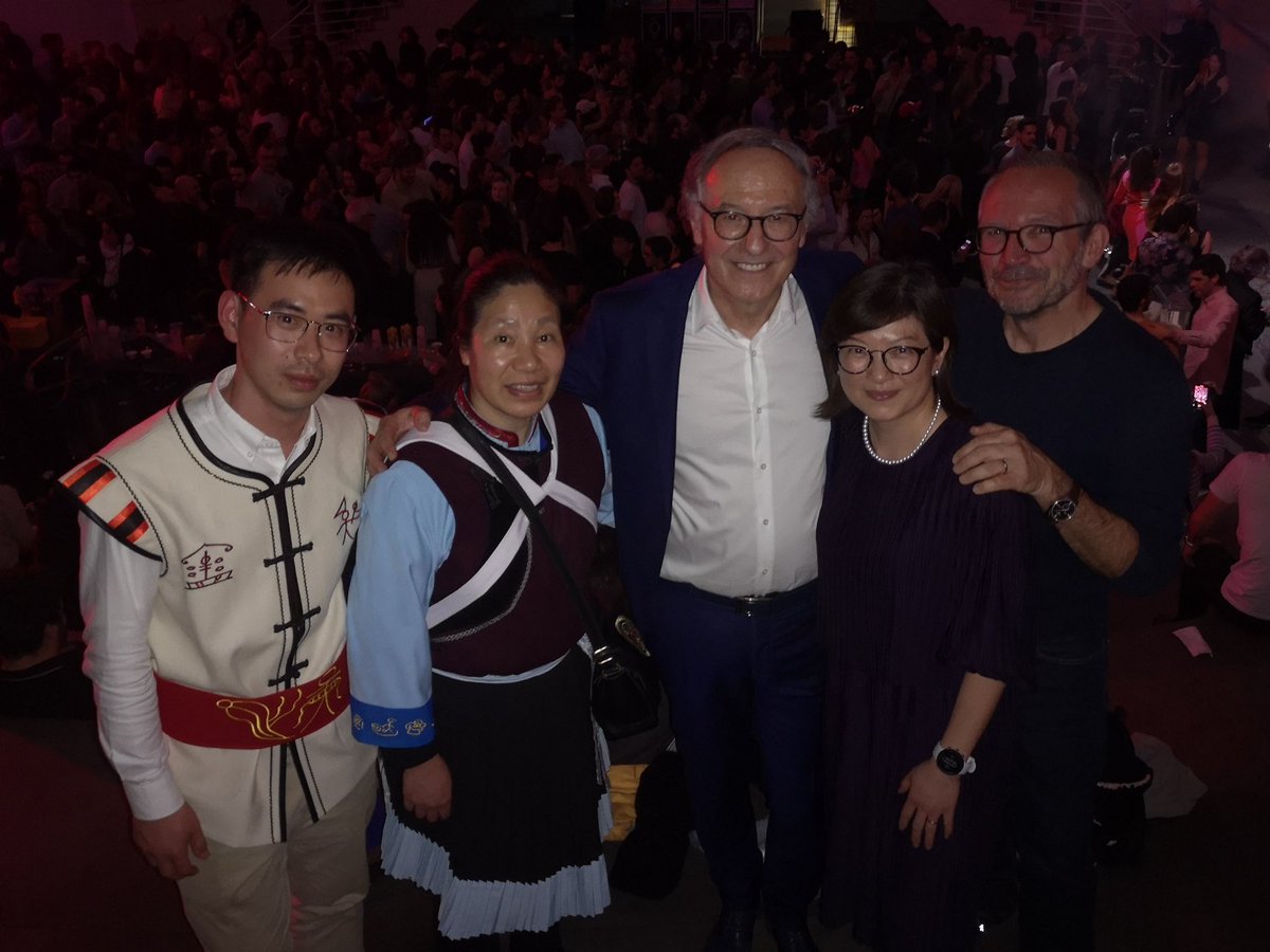 Jue Wang Szilas tweet media