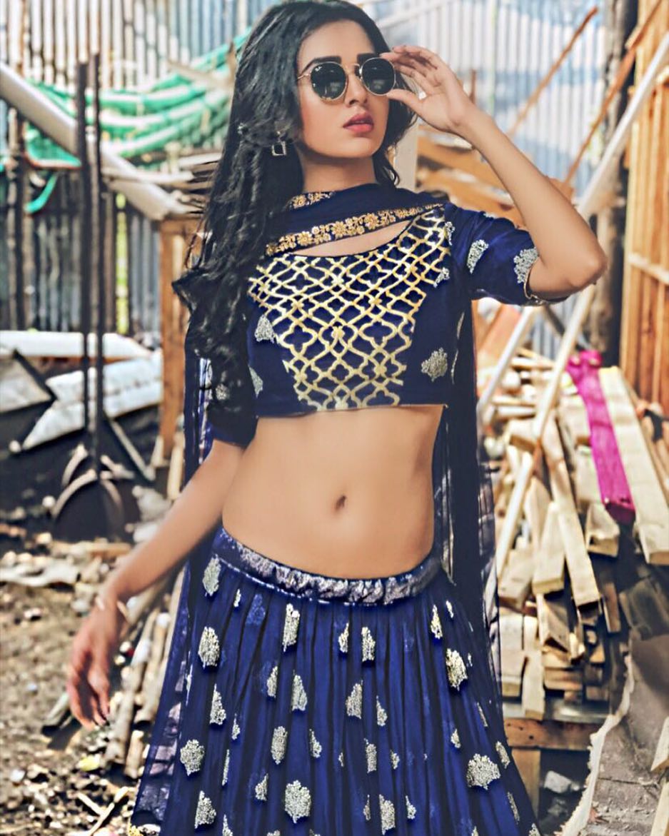 VinayRaghu02's tweet photo. Stunning Diya 😎
@itsmetejasswi #TejasswiPrakash #TejaTroops #RLHN #Diya https://t.co/AKHHq8mBPR