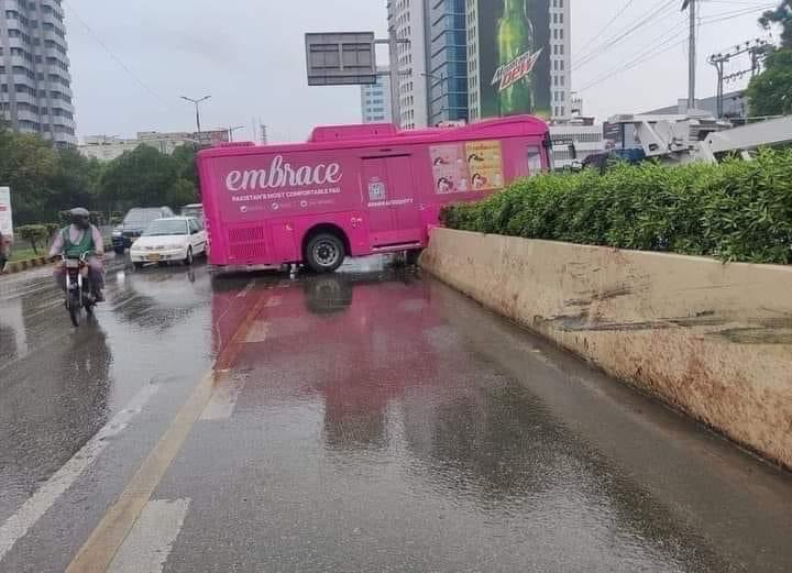 Embrace moment in Karachi. #pinkbus