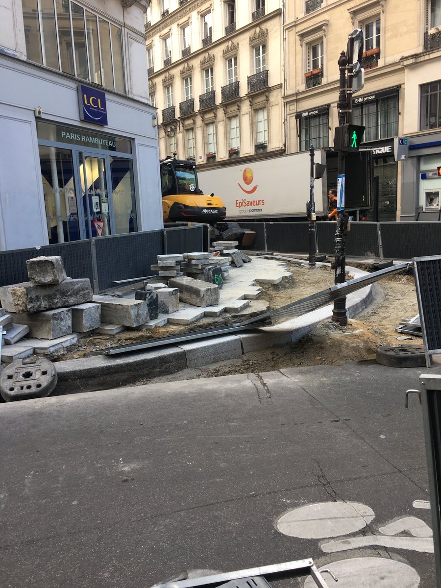 MarieMagda6's tweet photo. Combien va coûter la lubie de 2 élus pour changer les sens de circulation du Marais ?! Quelle sera l’ardoise laissée par cette mandature en 2026 ? https://t.co/OkT1lFDMmF