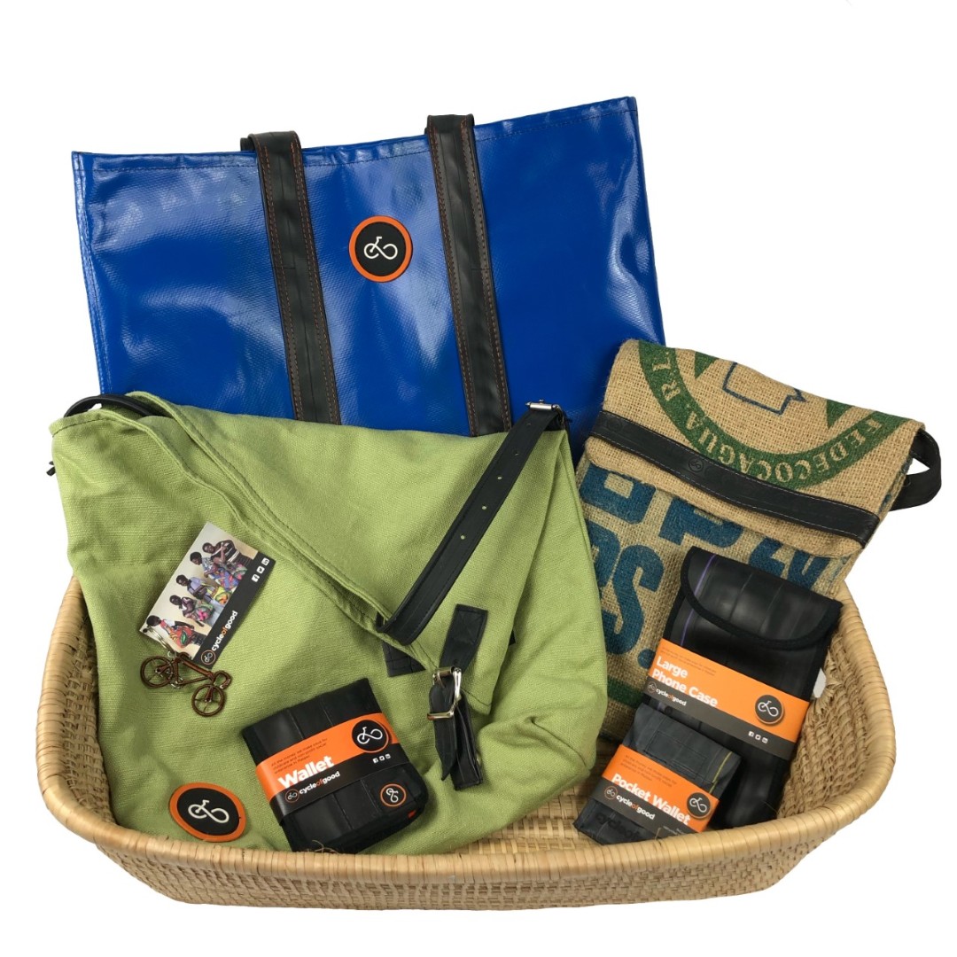 We're doing another giveaway. 🙌
To be in with a chance of winning this Cycle of Good bundle of goodies, all you need to do is like our post, share and comment. The winner will be drawn on 31st March.
GOOD LUCK 🍀 Prize worth over £130 😍
#Win #Competition #Recycled