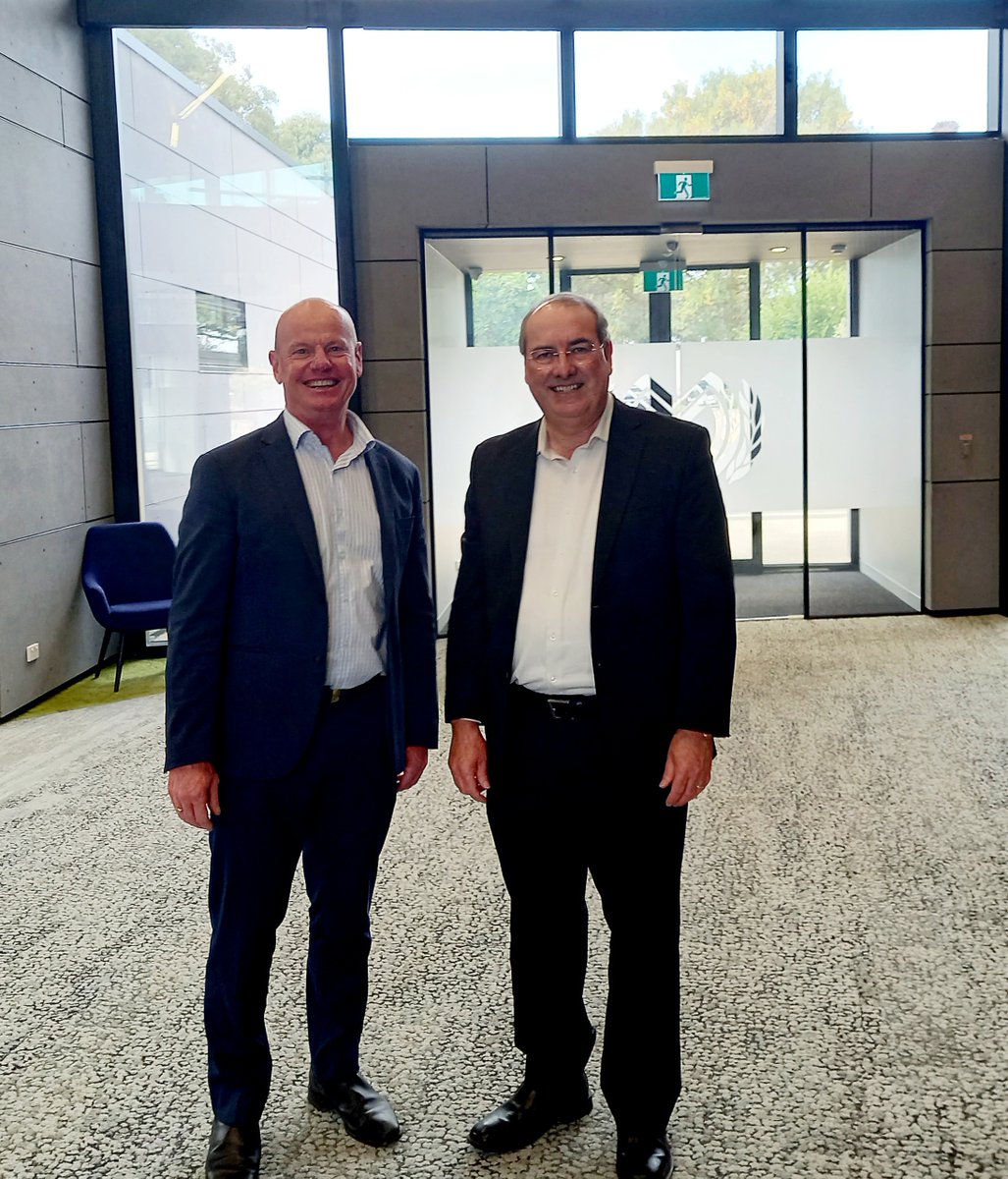 IndependentHEA's tweet photo. Independent Higher Education Australia CEO Dr Peter Hendy was in #Geelong today as guest speaker at the @marcusoldham1 College Strategic Day.
#MarcusOldham College is a highly-valued #IHEAmember offering courses in agriculture, agribusiness, & equine business management.
#IHEA https://t.co/BvfMU42uYV