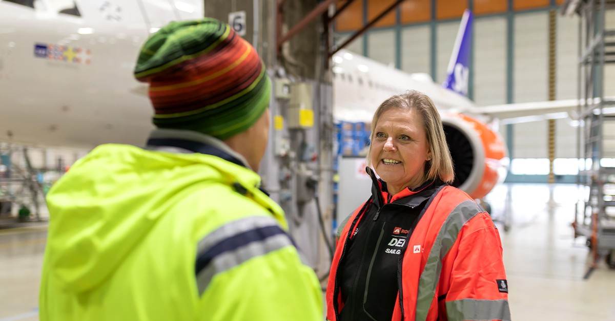 ROCKWOOLGroup's tweet photo. At CPH Airport Hangar 4, we found something really cool. 65-year-old ROCKWOOL stone wool insulation. The best part? Tests carried out by the Danish Technical Institute for thermal conductivity, moisture content, dimensions and density, showed no change in performance! 💪 https://t.co/2e8NhhdzEd