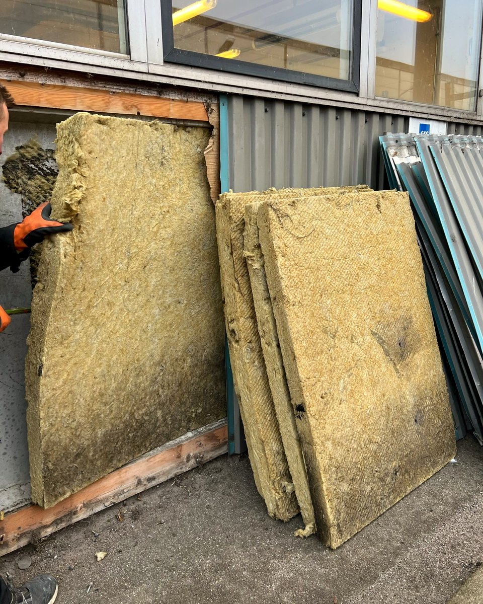 ROCKWOOLGroup's tweet photo. At CPH Airport Hangar 4, we found something really cool. 65-year-old ROCKWOOL stone wool insulation. The best part? Tests carried out by the Danish Technical Institute for thermal conductivity, moisture content, dimensions and density, showed no change in performance! 💪 https://t.co/2e8NhhdzEd