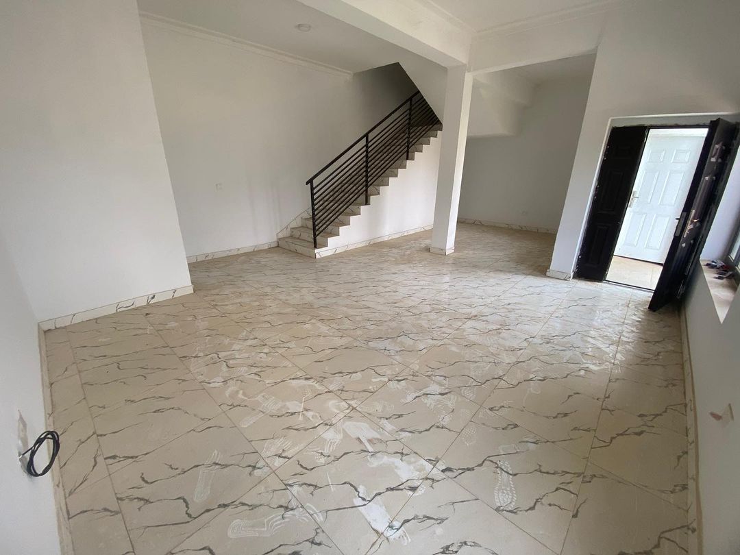 AhanotuIkenna's tweet image. Sale: 4-bed terrace duplex (no bq). Location: Lifecamp. Price: 65m #AbujaTwitterCommunity #INECElectionResult @AbujaLandLady @ABUJAPLUG @abujastreets @buj_landlord @Hero_Singx @KingOpeOfAbj @Mayorstilldey4u @IamJohnkelvin @AbujaLagosBoy