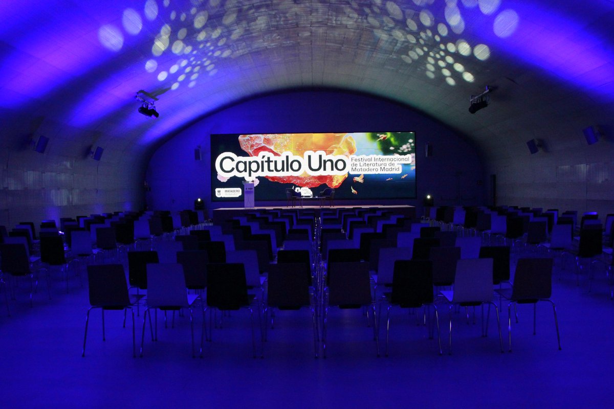 CasaLector's tweet photo. Hoy en el auditorio de @CasaLector conversarán Pau Luque con Paula Ducay y Enrique Vila-Matas @TomMir7 con Sonia Fernández Pan ¡Os esperamos! #Festival #CapituloUno https://t.co/tjhWTfJELx