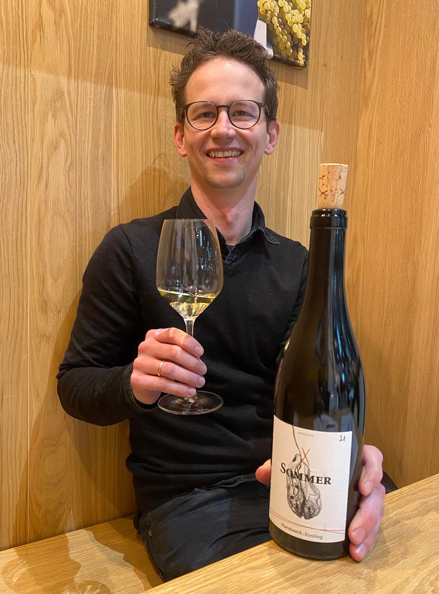 JamesSuckling's tweet photo. Repost: @PigottRiesling
- "Deep in #austria #wine for @james.suckling - Congratulations to Leo Sommer for reinventing #riesling in #leithaberg!" #WeingutSommer https://t.co/FsOaRPWq1Q