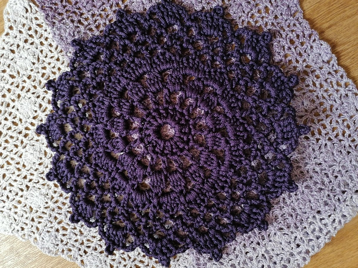 v99chagina's tweet photo. #blümen
#Square #doily  #quadrate #improvisation #circle
#Fairygnome #gnome #star
#kittens #knitting #giftideas #knittingtwitter #giftideas #knittingtopia  #handmade
#homdecor #NFT https://t.co/r0udq6ox96
