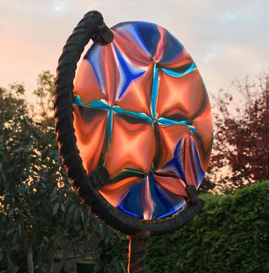 CGSUK's tweet photo. #Member #Spotlight 📣
Rachel Nuttall
Location: Wiltshire
Visit: https://t.co/wVDw45PYnX
Want to join us? https://t.co/DeXMNSeUFC
#glass #glassart #glassartist #art #glassfusing #artist #glassstudio #gardensculpture #gardeninspo #interiors #glassartwork #gardens #gardeninspo https://t.co/HsqlqKQfgo
