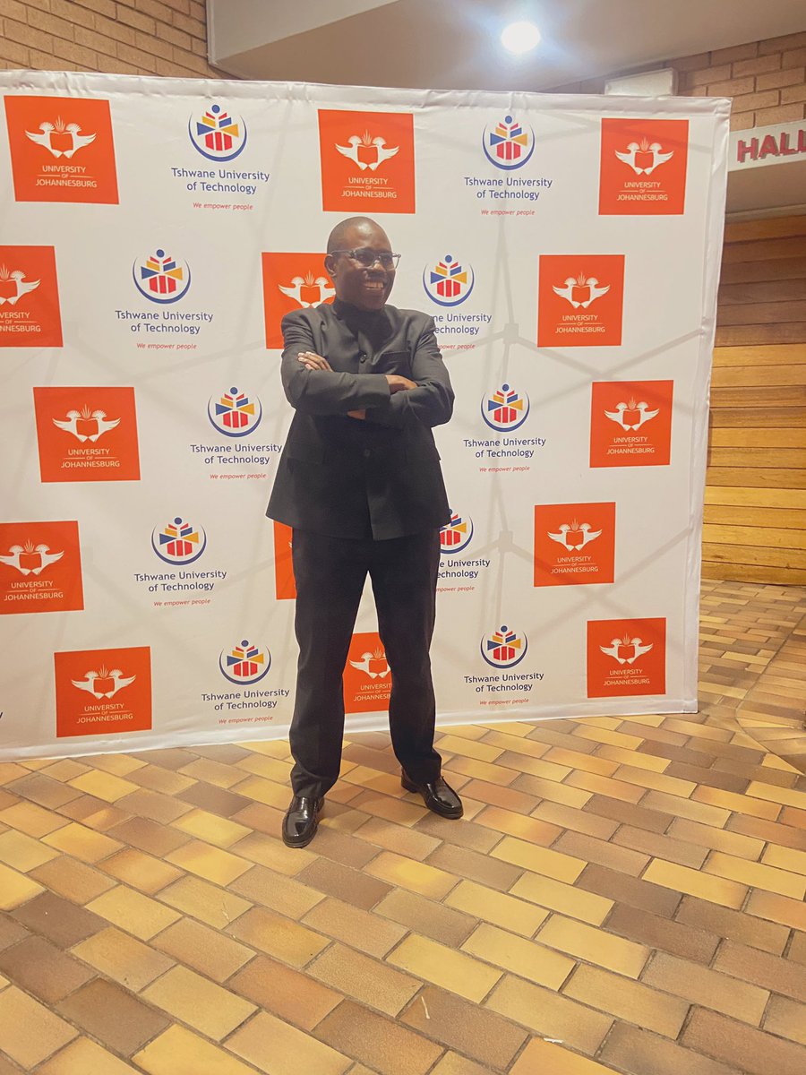 go2uj's tweet image. Proud partnership with @Official_TUT and @CommsZA 

Vice-Chancellor and Principal of UJ Prof Letlhokwa Mpedi arrives with smiles at the official AI launch at the Tswane University of Technology campus. 

#TUTAIhub 
#AfricanAI4all 
#AfricanAI