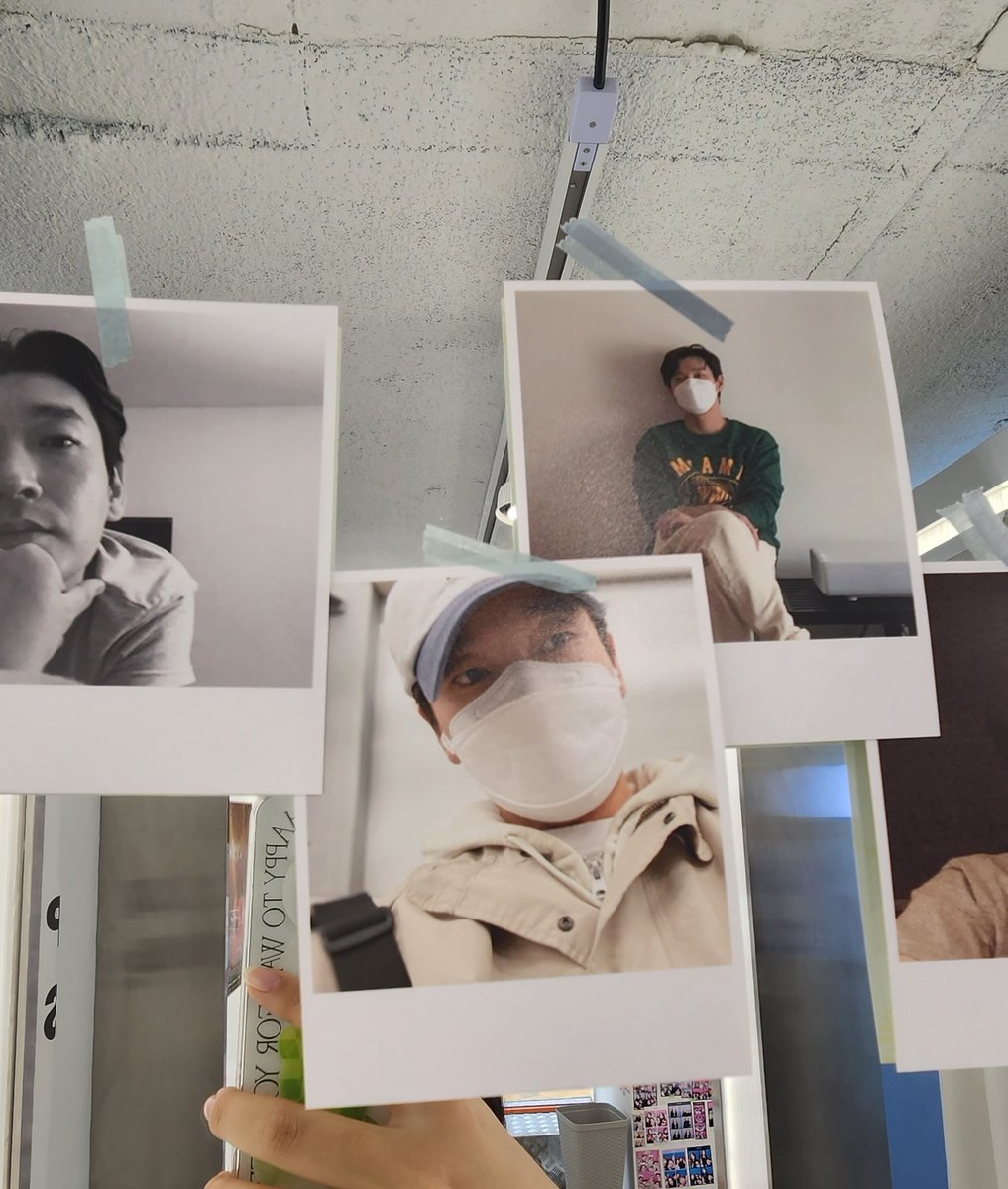 soboru_n_ddalgi's tweet photo. Happy seungwoo day!

붙어있는 사진들 다 너무 예쁘고 포스터 넘 예뻐서 훔쳐오고싶었다...헤헿

#Actor_of_Our_Days
#봄에_만난_조승우 https://t.co/GIAq3qMqlv
