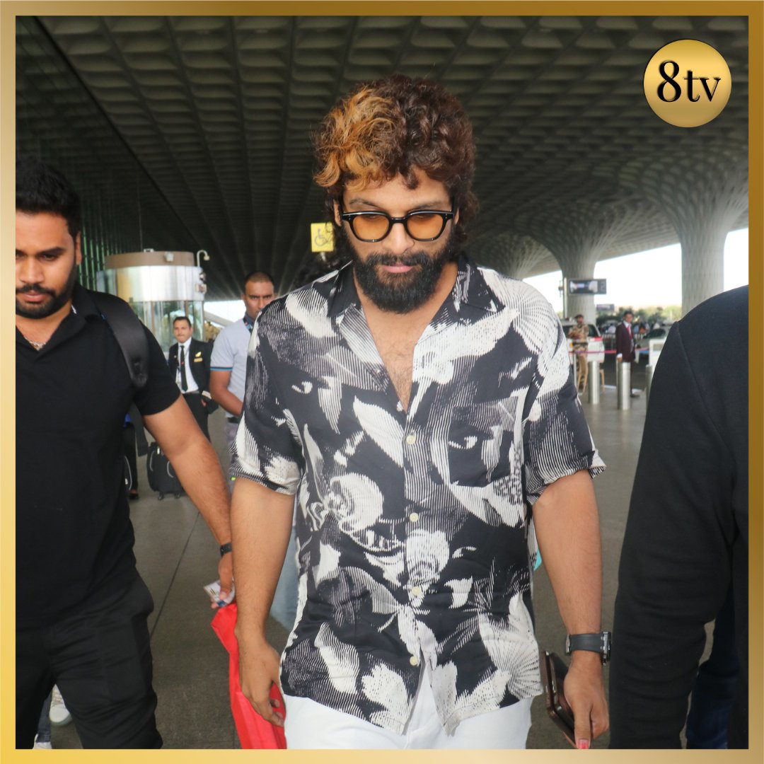 BunnyFan222's tweet photo. Style pi sarva hakkulu
Maa @alluarjun Anna ke sontham
#StyleIconAlluArjun https://t.co/6Yx7ISviyd
