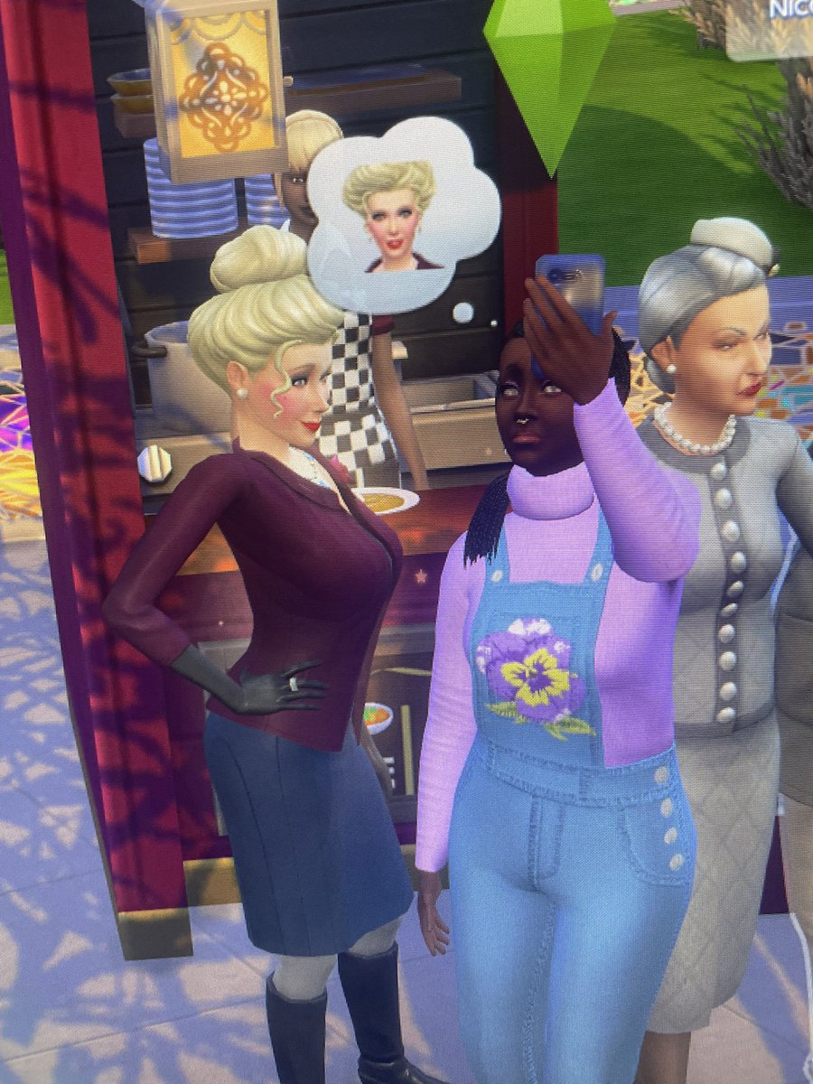 SimmerChaotic's tweet photo. She hit the flea market, tried delicious food and met a celebrity named Judith! 

#sims4 #Sims4mods #sims4legacy #sims4cc #sims4roleplay #eagames #content #gamingcommunity #pc #sims4growingtogether https://t.co/WiHKWwX9KR