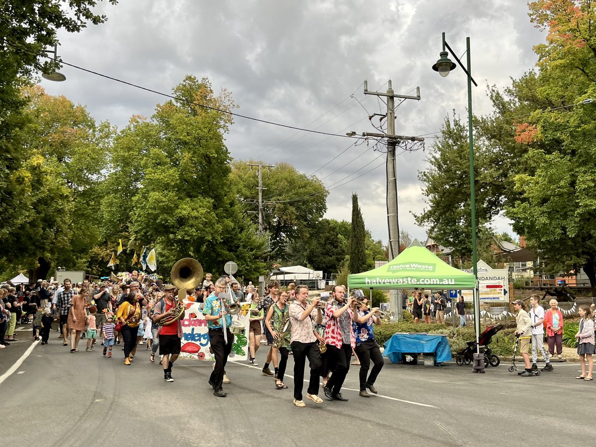 YackFolkFest's tweet photo. A magnificent opening parade. The Festival is back! #YFF23 https://t.co/RThMAIpV9j