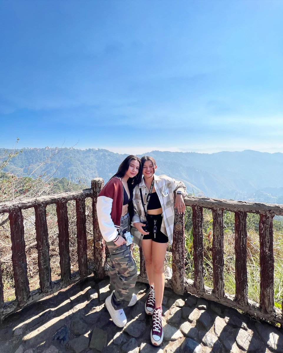 WardReinalyn's tweet photo. More travel with you my baby ✨❤️

#wardreinalyn #warlio #thoccycle1 #thehouseofcollab https://t.co/ca1Mw0zzh4