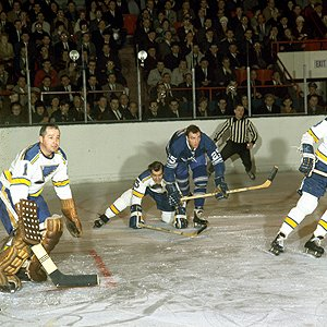 Mr. Goalie, Glenn Hall, was the St. Louis Blues' 1st player and was perhaps the biggest reason they reached they Stanley Cup Final in their 1st season in 1967-68. #stlblues