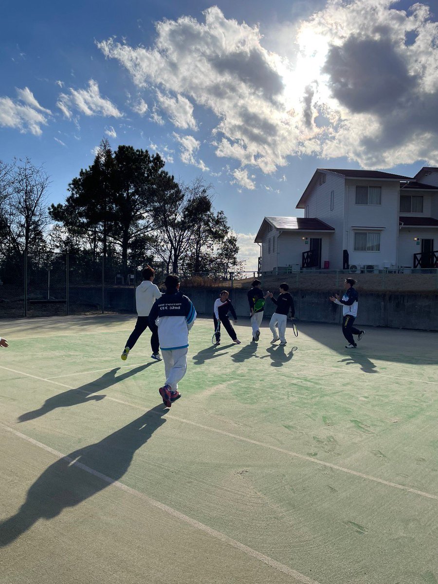 cuc51st's tweet image. 行事紹介② 合宿

合宿も春休みと夏休みに行う行事です！
合宿では、数日間朝から夕方までテニスの試合をする1日を過ごします🎾
テニス以外にも、ケーキ作りをしたりゲームをしたり肝試しをしたりと、様々な遊びをするとても楽しい行事です！🎈 

＃春から神戸大学
＃春から神戸女学院大学