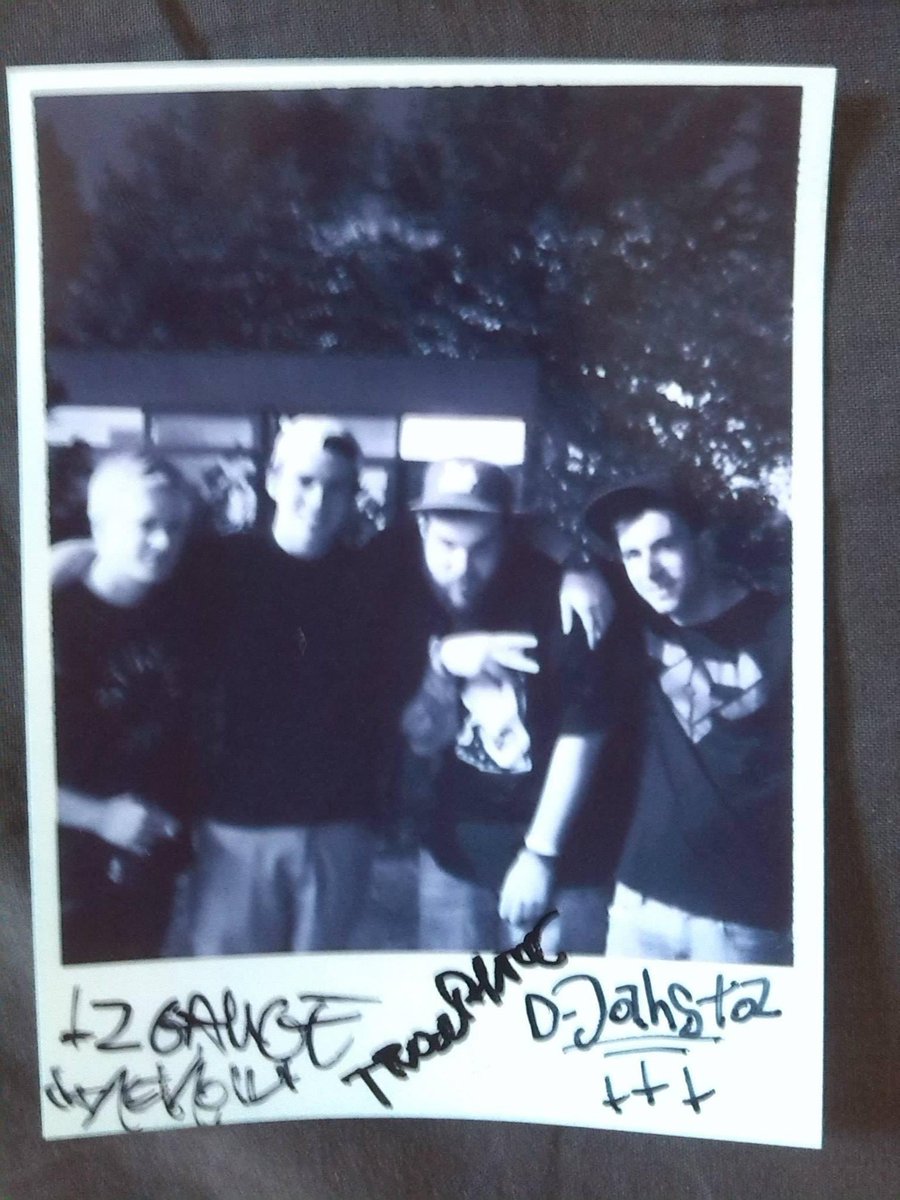 Djahsta's tweet photo. Once upon a time in Paris ⁦@TrollPhaceMusic⁩ ⁦@REKOIL_ROBOTICS⁩ @12gauge_dubstep https://t.co/NlLphzbiNj