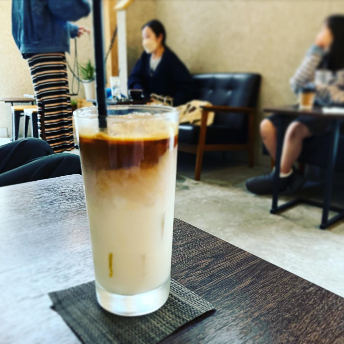 sliced's tweet photo. [ instagram ]  #カフェラテ #AlternativeCoffeeWorks https://t.co/RxqX6HgRIh https://t.co/cA8NbQzevB
