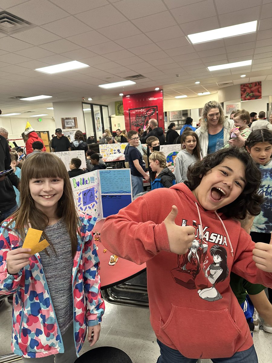 SaraKB11's tweet photo. The LPS entrepreneur expo was a huge success!!! So proud of our Eagles. @FreedomPRIDE15 @OfficialFtSill https://t.co/64hdIXvb3G