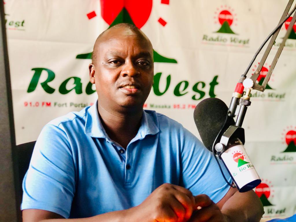 radiowestug's tweet photo. #OwakutangAheeru

Yebare kutwegaiteho wiiki yoona…Mbwenu reka tukutware omu wiikendi.

Ni ki ebikozire amakuru omu wiiki okwo

Na @maskaback | @HazelKaliisa | @Kachaina1 
#GambaMpurire https://t.co/pq4KQZP5L1