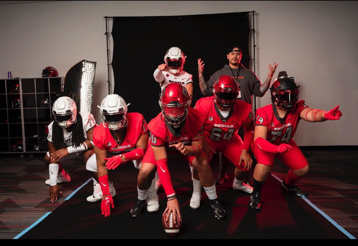 Roymoten2's tweet photo. Had an amazing Unofficial visit Today at @UNLVathletics @unlvfootball ,I would like to thank @Coach_Martinez_ &amp; @TeamElite91 for the wonderful experience and time I had today. https://t.co/9IiGlUgVyD