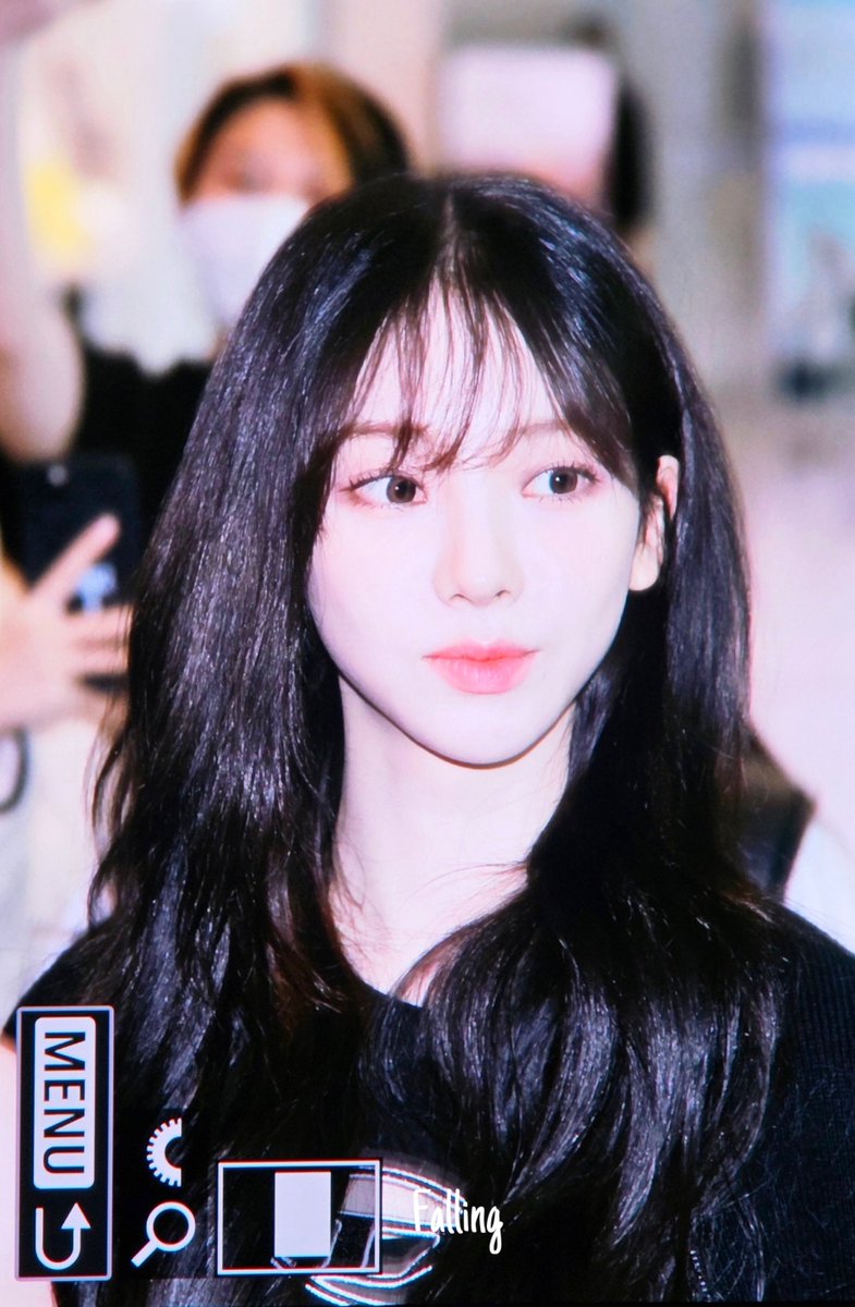 Falling_411's tweet photo. 230324 ICN 출국 preview

#aespa #에스파 #KARINA #카리나 https://t.co/Dg3F6Dlatp